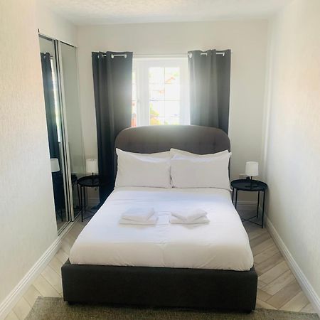 Newly Renovated, Modern 3 Bed Apartment Walmersley Exterior foto